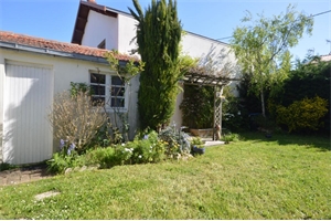 villa à la vente -   17000  LA ROCHELLE, surface 200 m2 vente villa - UBI472466081